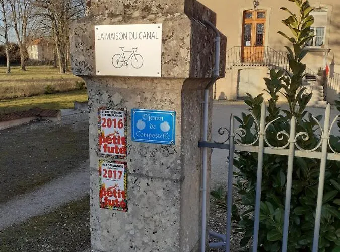 La Maison De Caro Oda ve Kahvaltı 3*